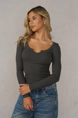 W4295 - Notch Longsleeve Top